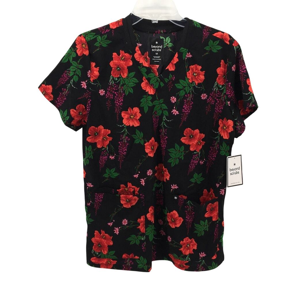 Beyond Scrubs NWT Medium Winter Bouquet Flower Happy Dream V neck Shirt Nursing